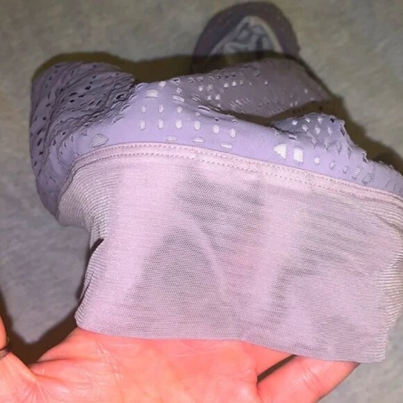 ALO Bra (Small) - Picture 3 of 5